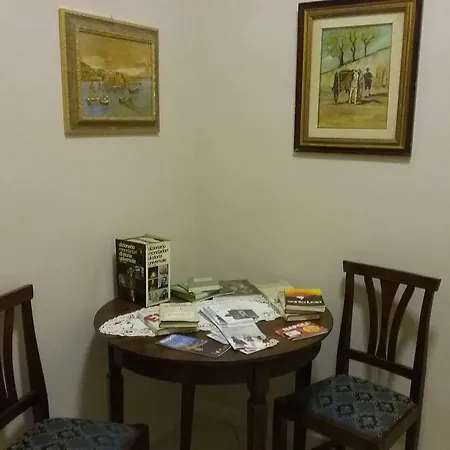 Al Primo Piano Apartment *