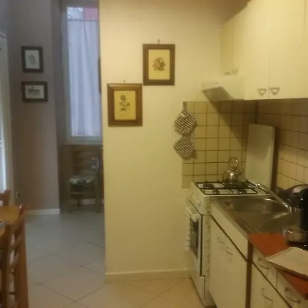 Al Primo Piano Apartment *